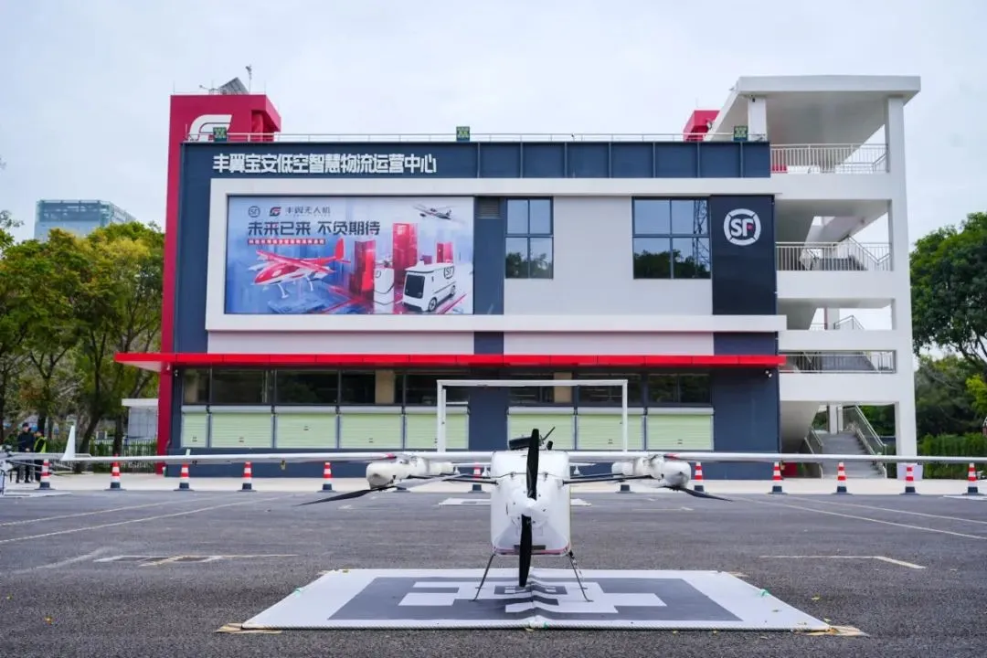 顺丰京东美团竞速低空物流：30万飞手缺口藏机遇，持证月薪过万等你来报考