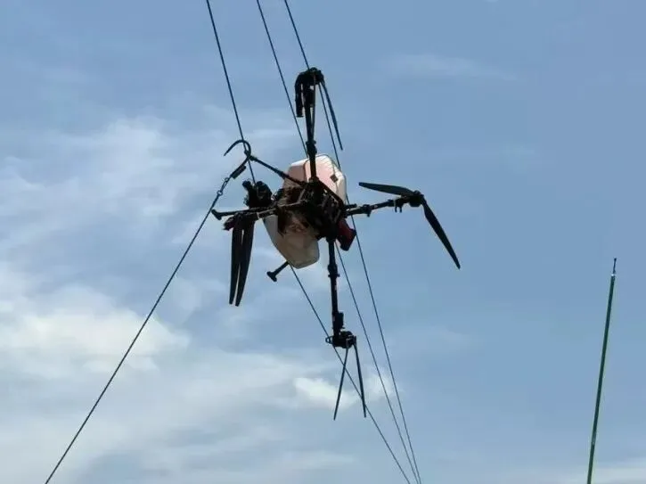 湖北荆州公安县首例！无人机撞高压线致千户停电，飞手被拘！CAAC 执照才是合法飞行 “通行证”