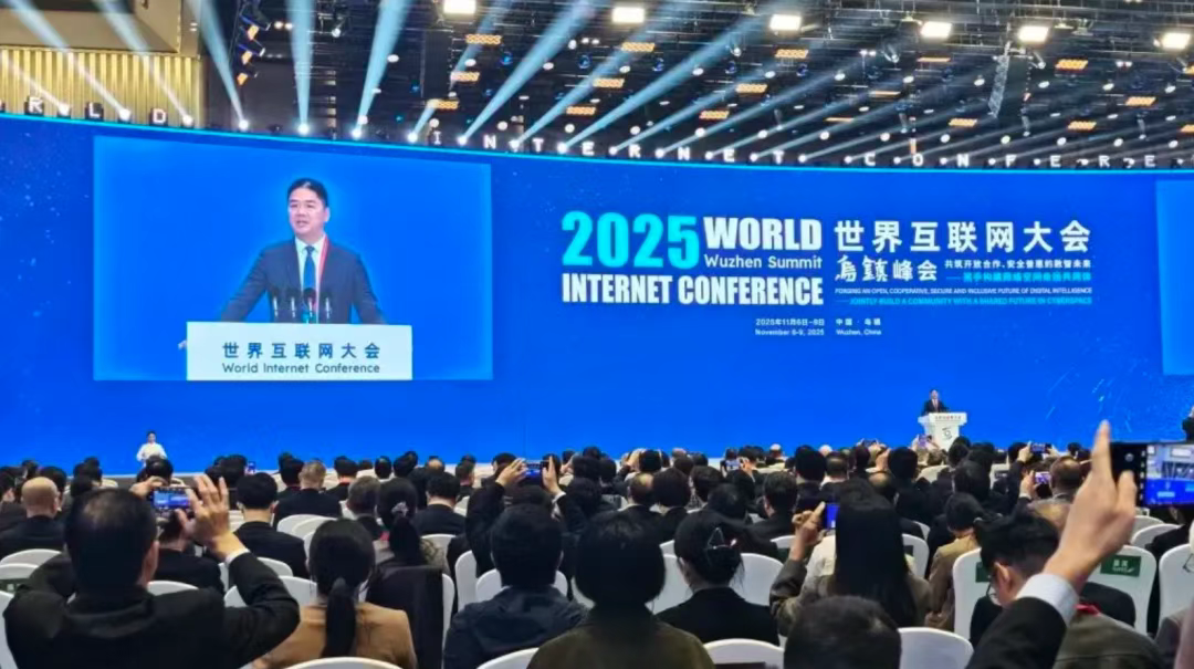 1764043402968696.png 京东无人配送站 2026 年落地!400 万快递员别慌,你的饭碗要升级了