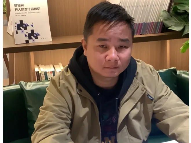 36岁，换个赛道重新起飞 | 他在无人机领域找到了新价值